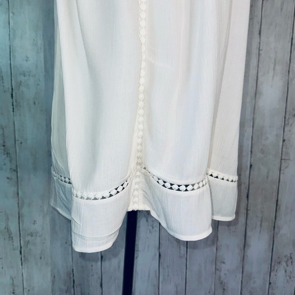 Xhilaration (Target) | Elegant White Women's Top - Picture 4 of 13